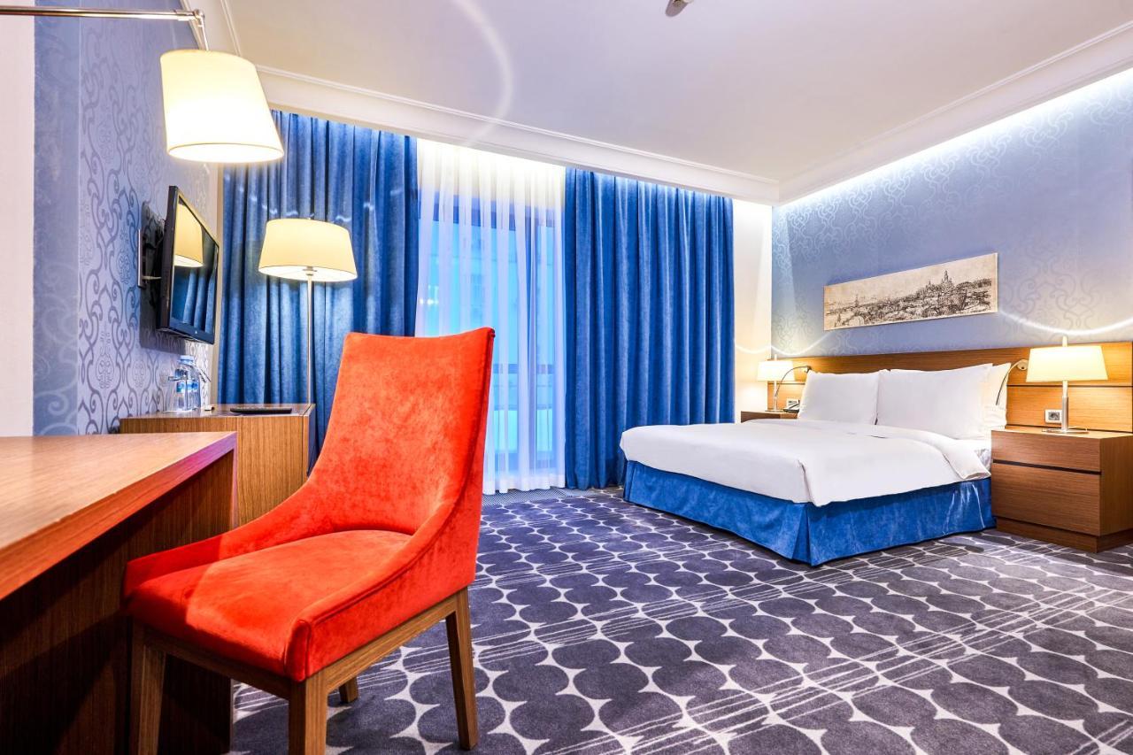 Radisson Blu Hotel, Kyiv Podil City Centre Exteriör bild