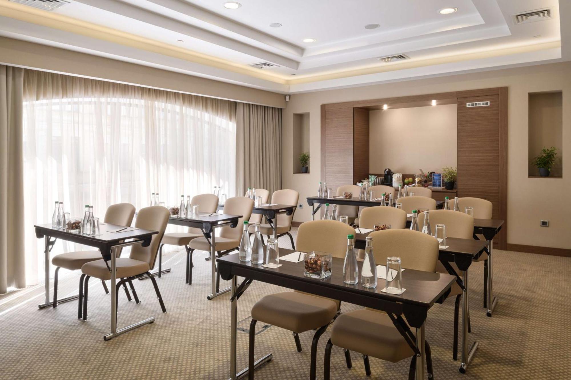 Radisson Blu Hotel, Kyiv Podil City Centre Exteriör bild