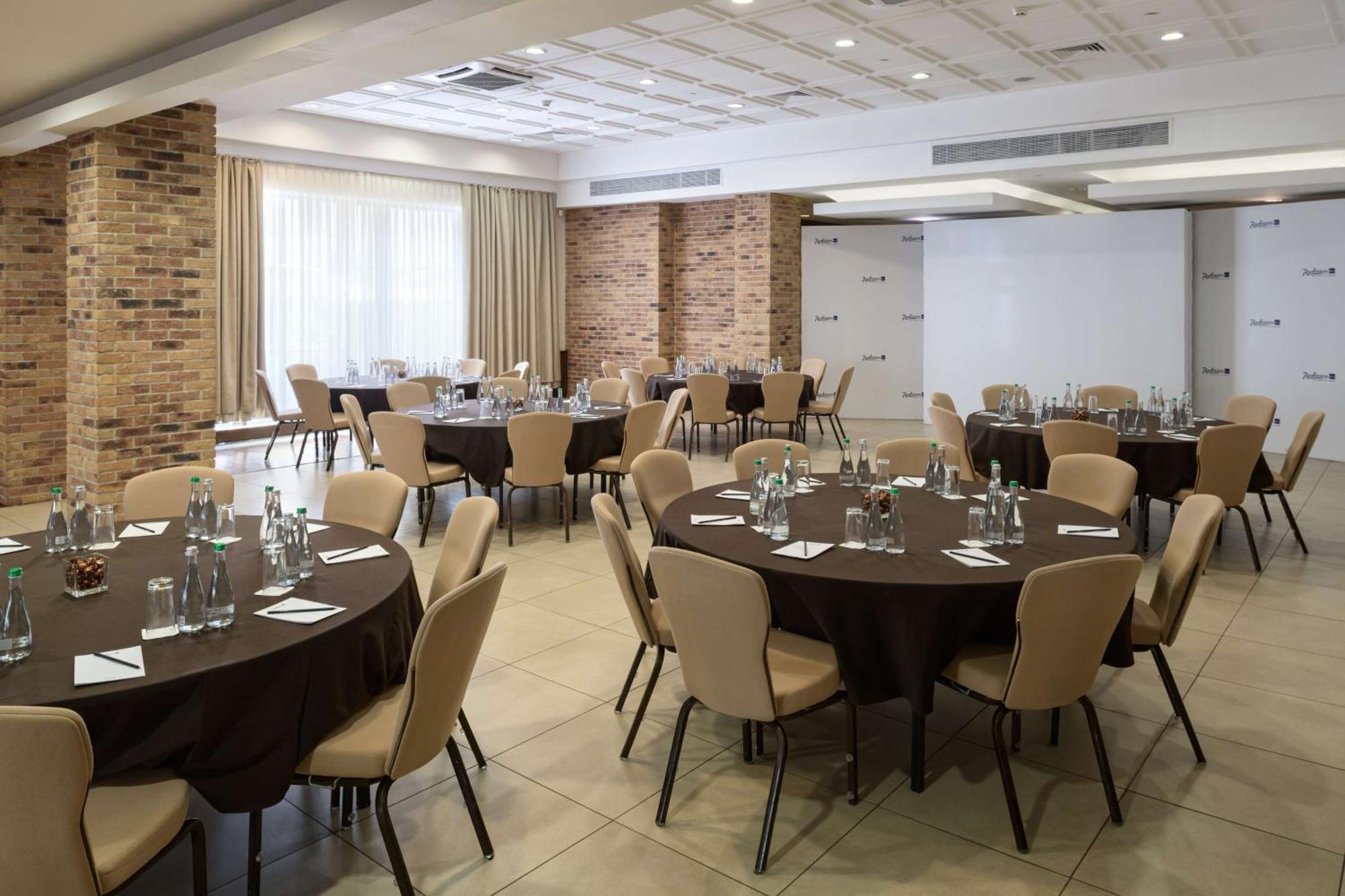 Radisson Blu Hotel, Kyiv Podil City Centre Exteriör bild